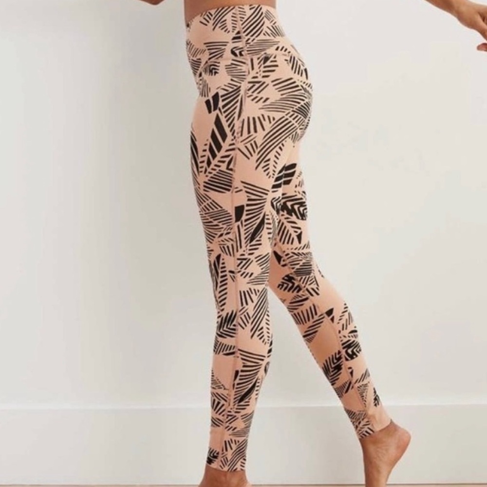 Aerie Chill Play Move Size L leggings new without tags